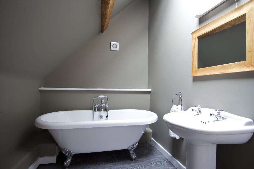 Hotel The Kings Arms Didmarton Habitación foto