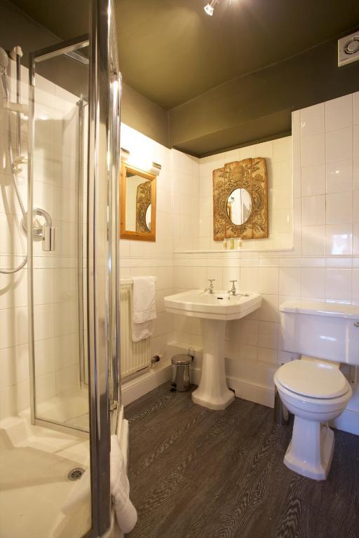 Hotel The Kings Arms Didmarton Habitación foto